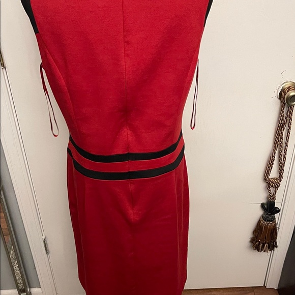 Elegant Red and Black Women's Dress - Picture 6 of 8